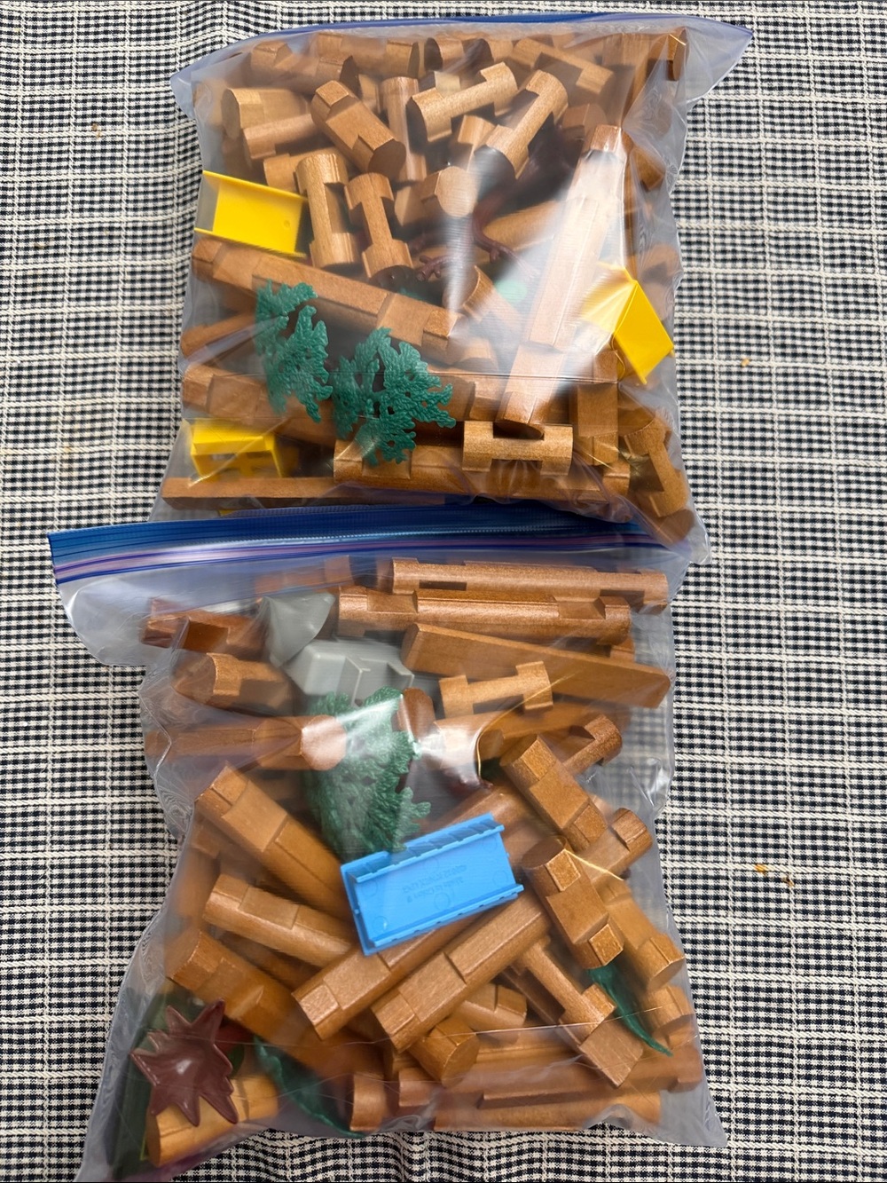 Wooden Lincoln Logs